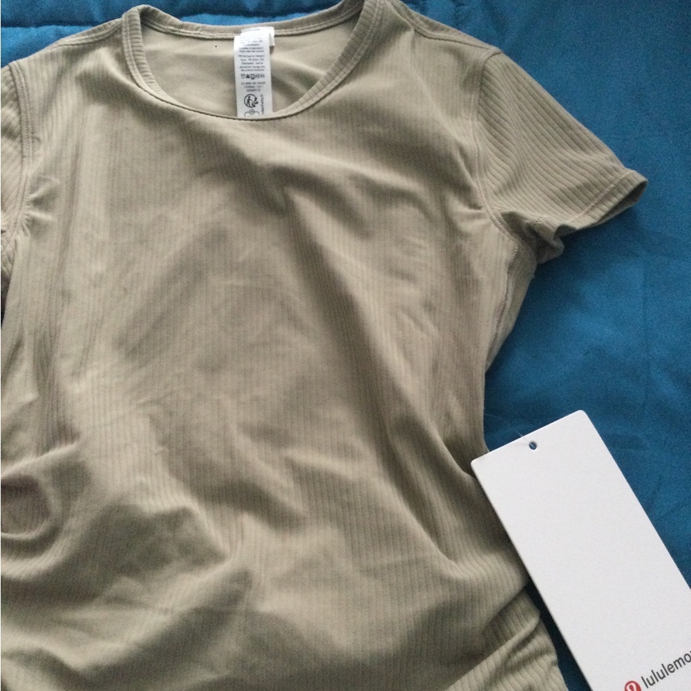lululemon athletica Tan Fitted Short Sleeve T-Shirt